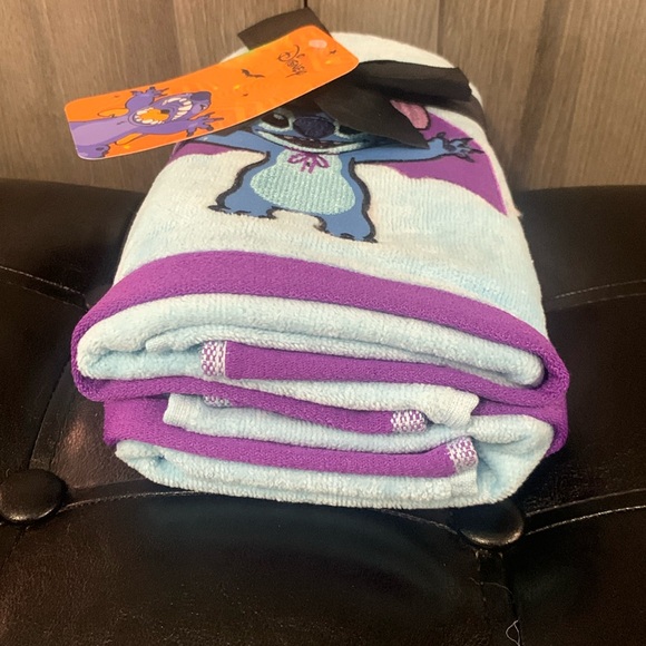 New Halloween Bat Stitch Standing On Light Blue Cotton Hand Towels Pack Of 2 - Picture 9 of 10